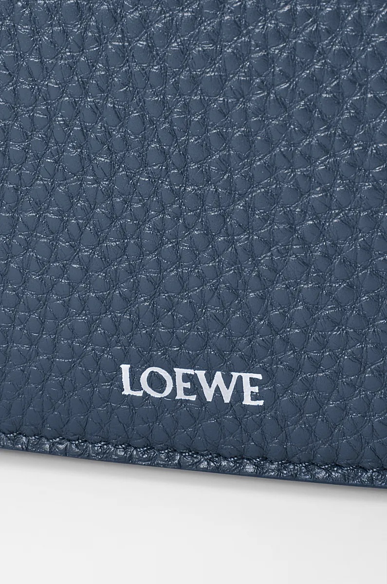 Loewe Medium Pebble Messenger Bag In Supple Grained Calfskin In Purple