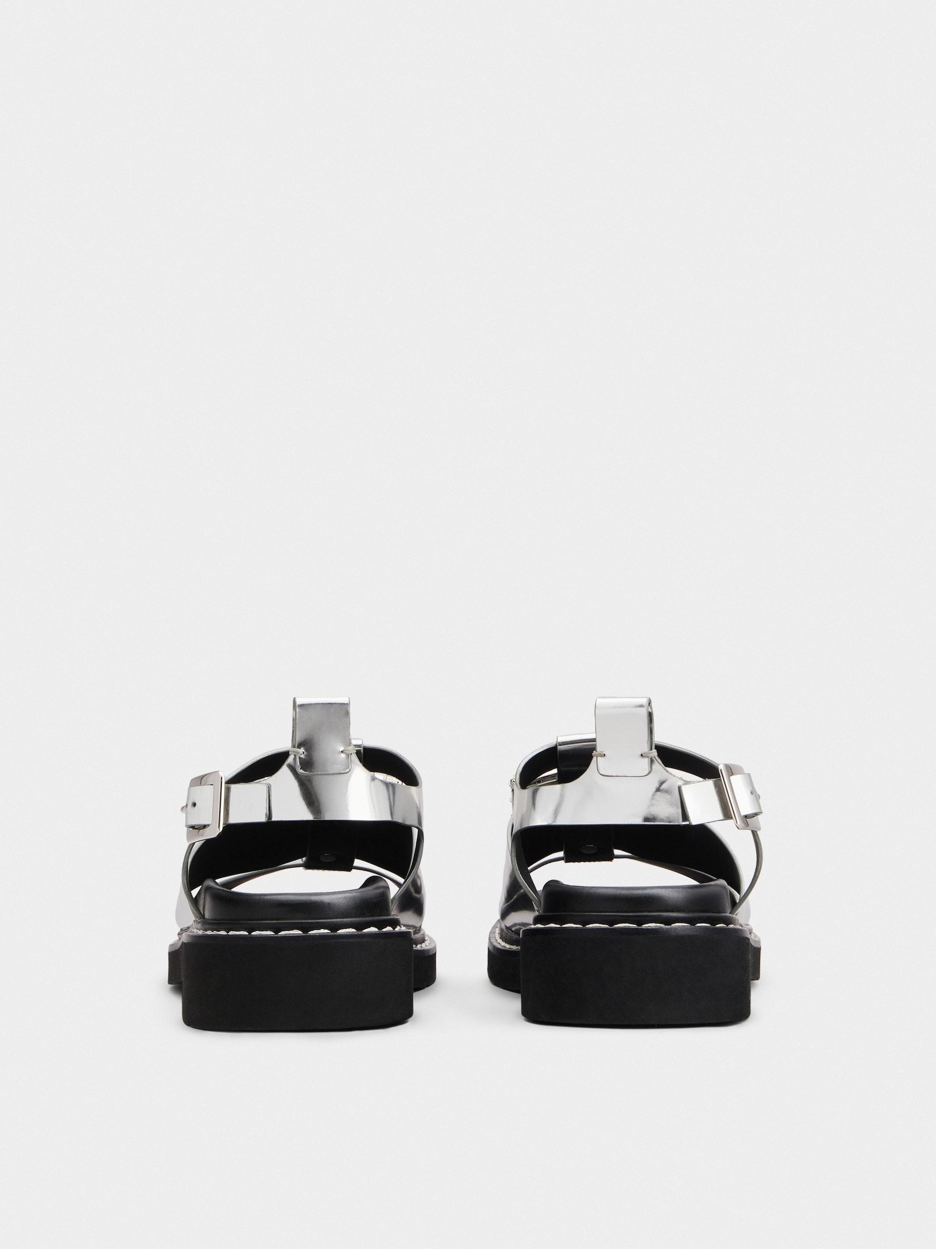 Roger Vivier Open-toed Round-headed Sandals In Black