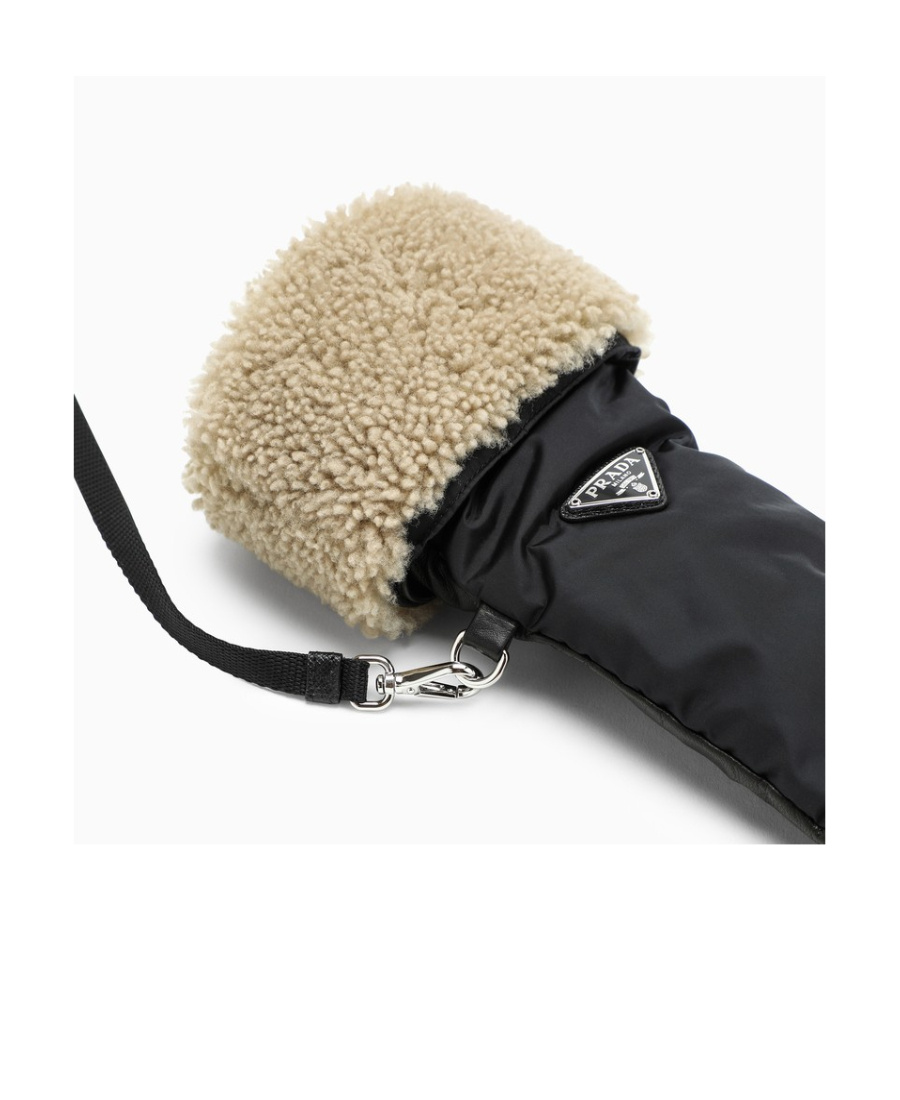 Prada Logo Flanging Gloves In Black