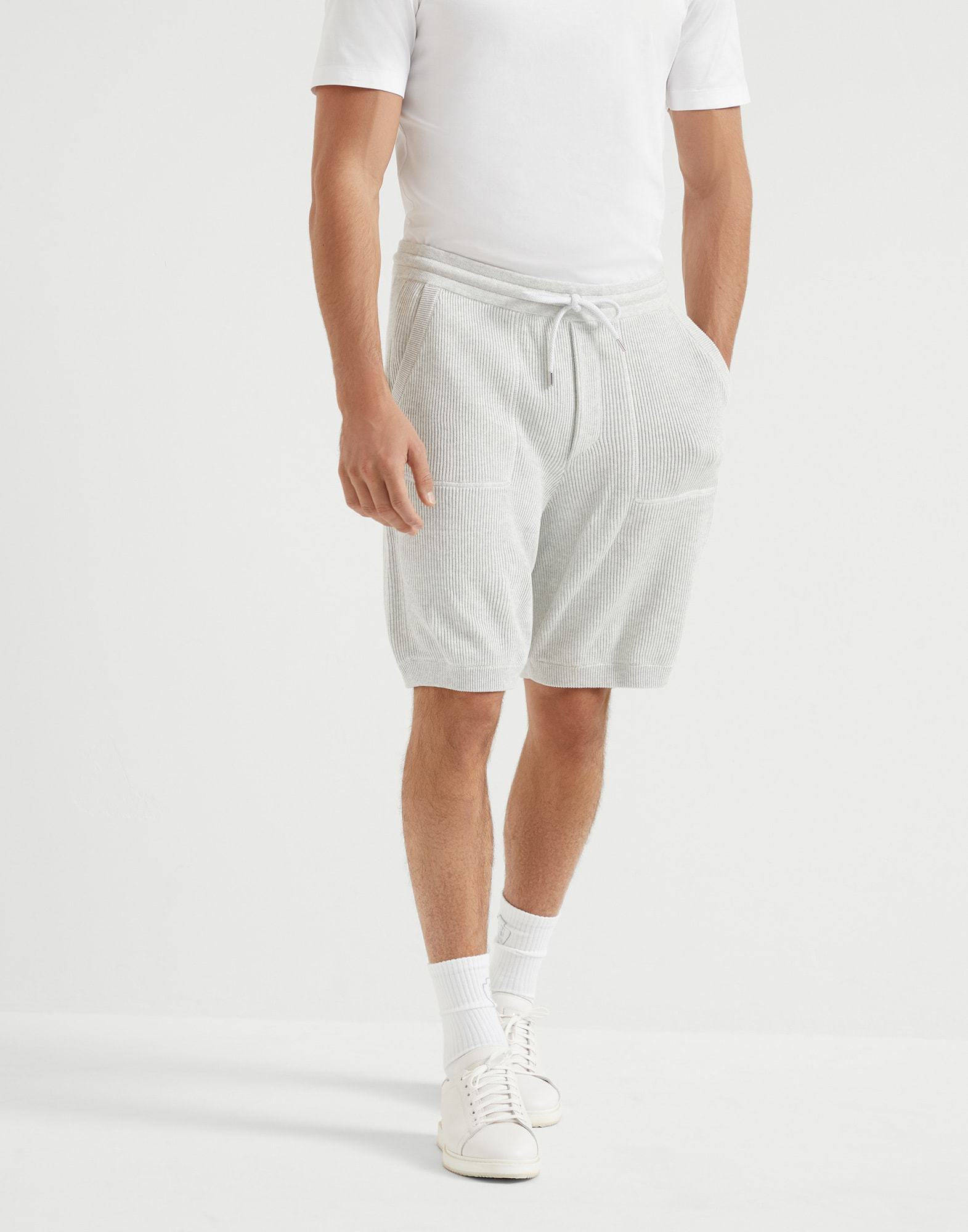 Brunello Cucinelli Knitted Bermuda Shorts In Fog White