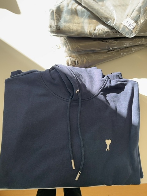 Ami Alexandre Mattiussi Heart Hoodie Kangaroo Pockets In Black