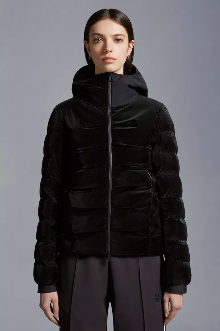 Moncler Ananke Short Down Jacket Black In Black