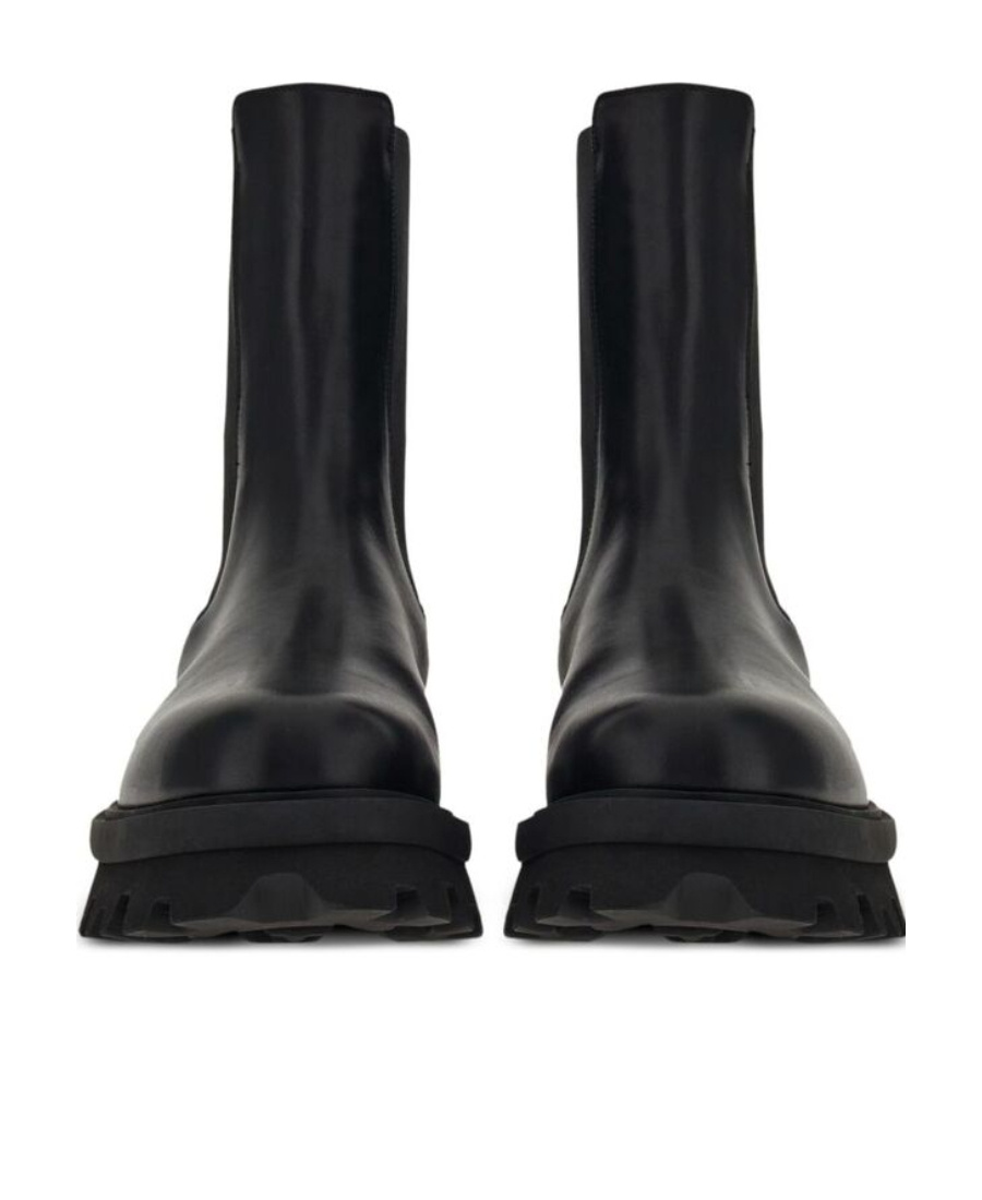 Ferragamo Chunky Sole Leather Chelsea Boots In Black
