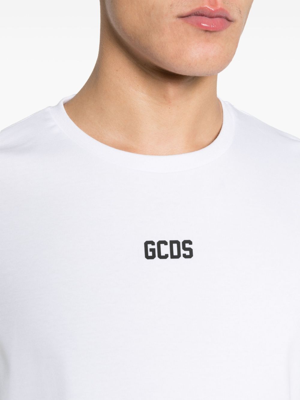 Gcds Logo-appliqqué Cotton T-shirt In White