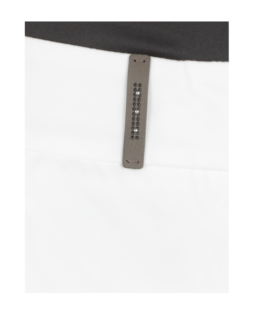 Peserico Cropped Logo-patch Trousers In White