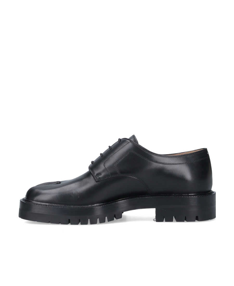 Maison Margiela Tabi Laced Shoes In Black