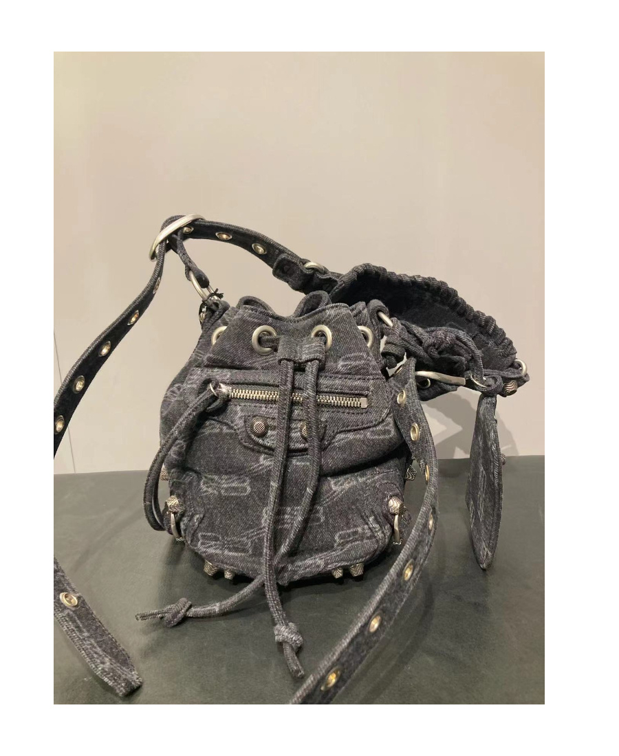 Balenciaga Extra-small Le Cagole Bucket Bag In Black