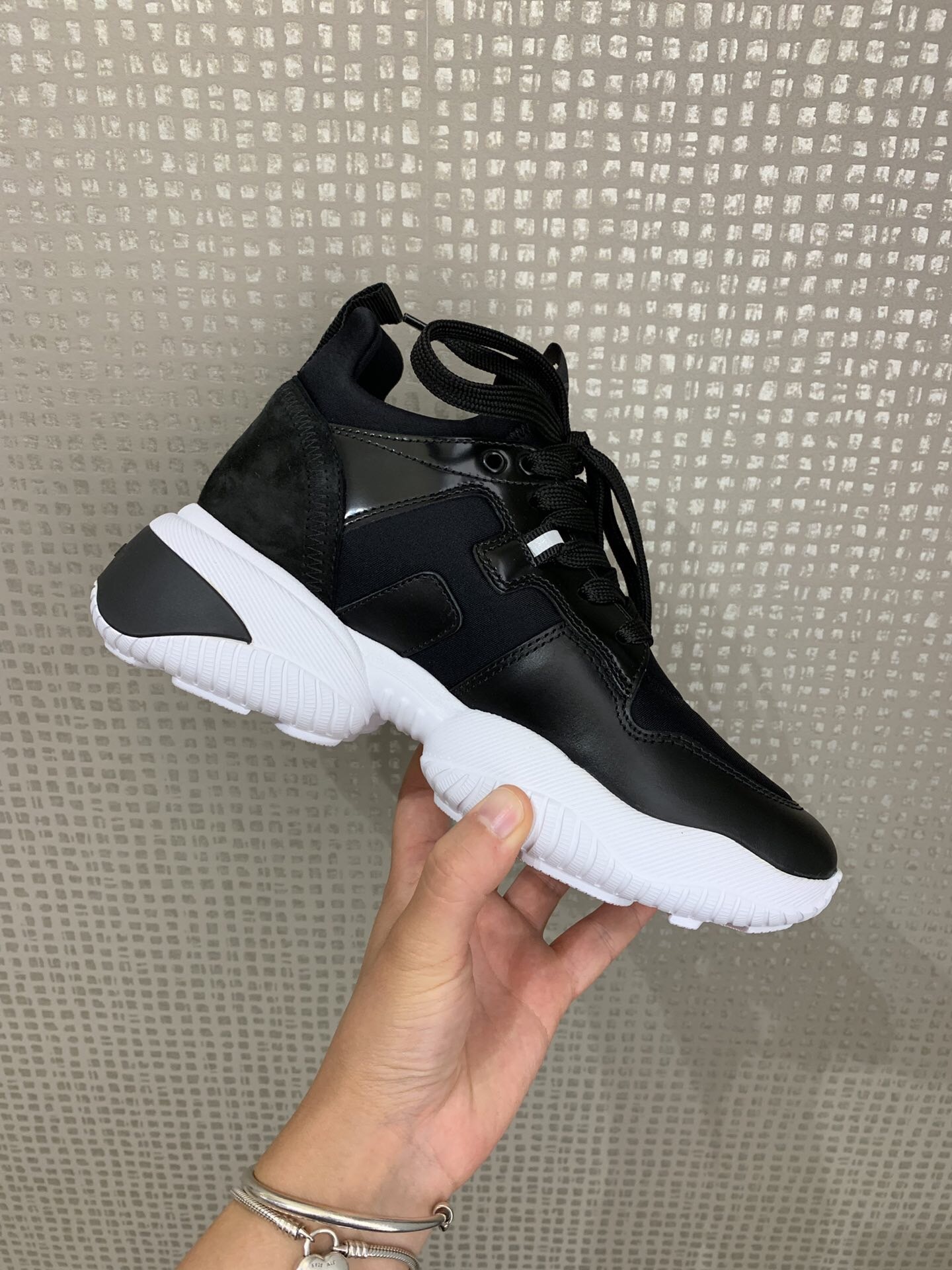 Hogan Interaction Low-top Sneakers In Black