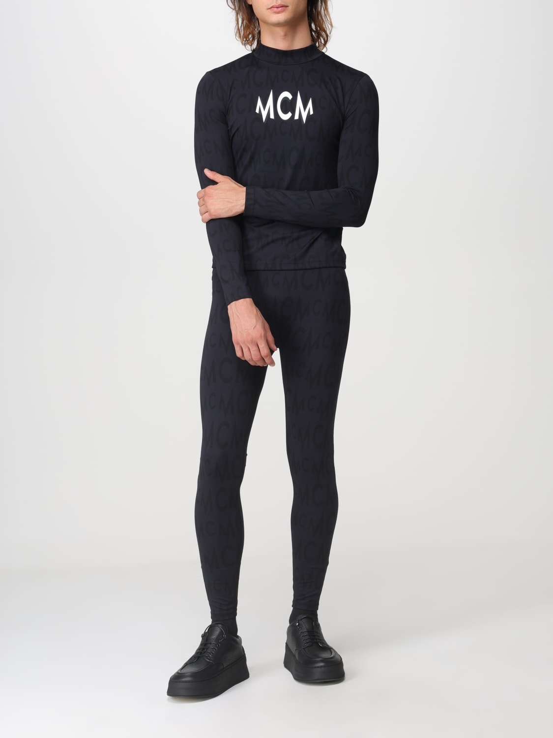 Mcm Logo Printed Long Sleeved T-shirt In Black