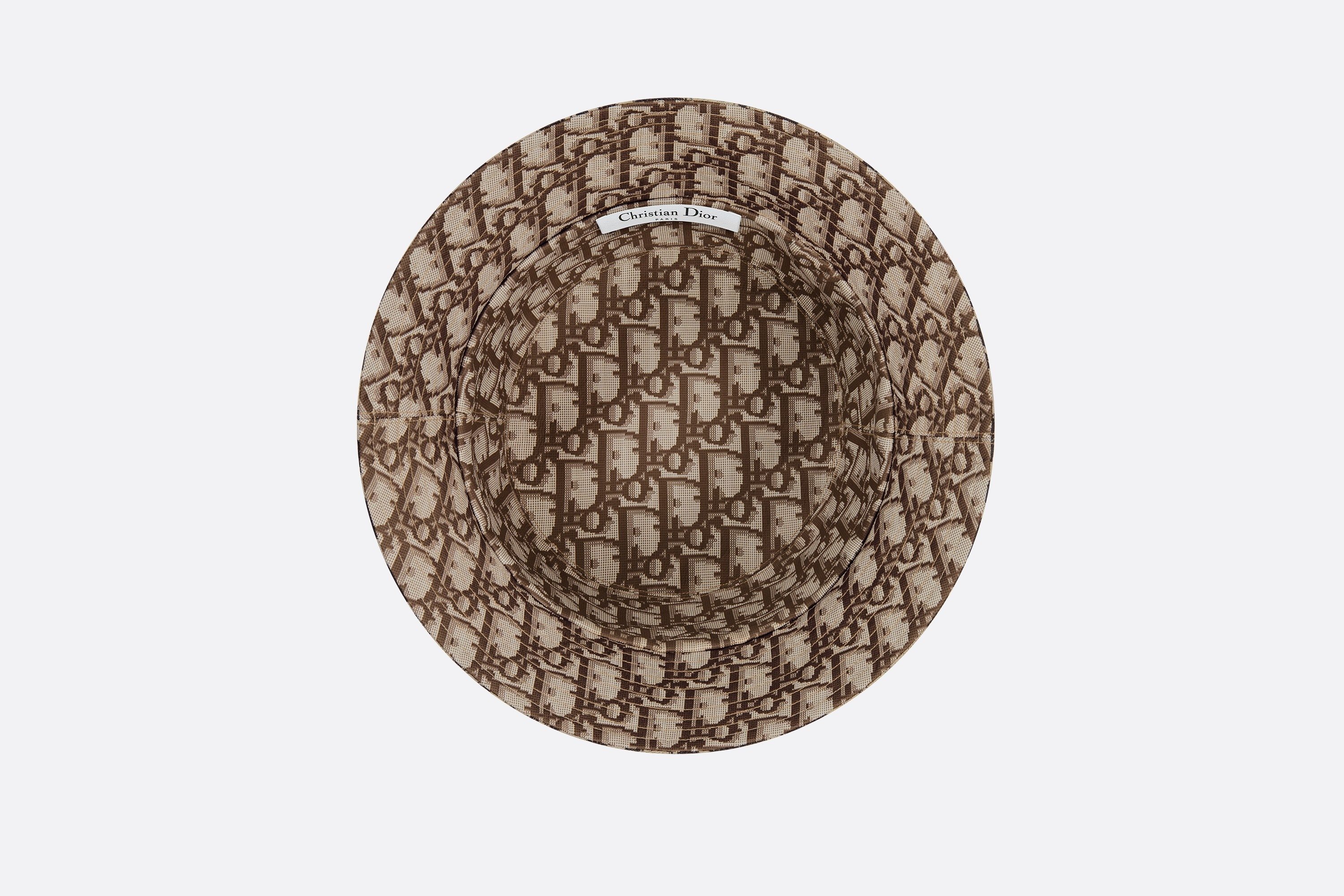 Dior Logo Small Rimmed Barrel Cap In Nude