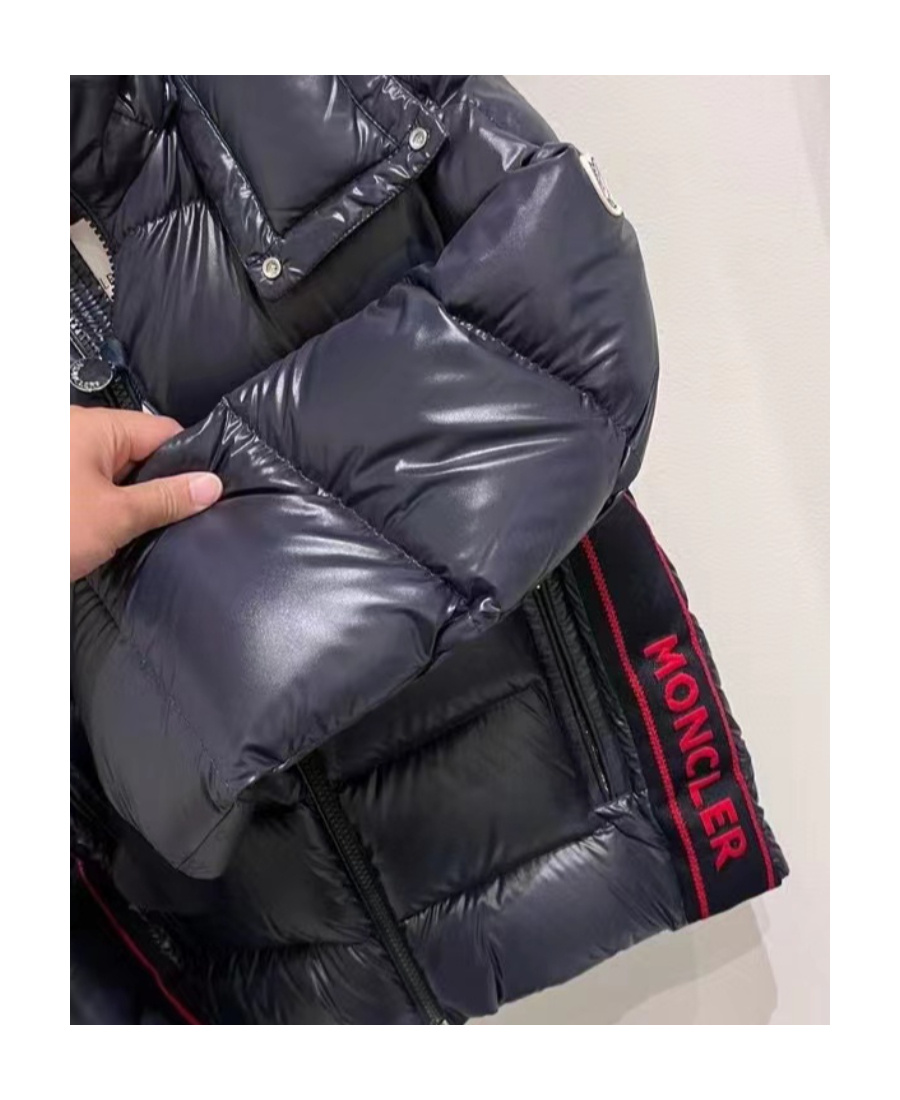 Moncler Lunetiere Short Down Jacket In Blue