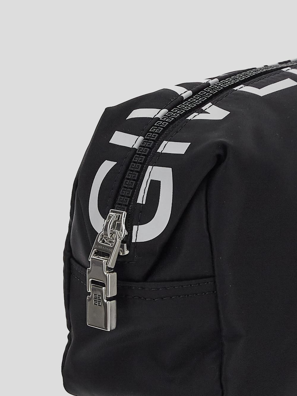 Givenchy G-zip Toiletry Bag In Black