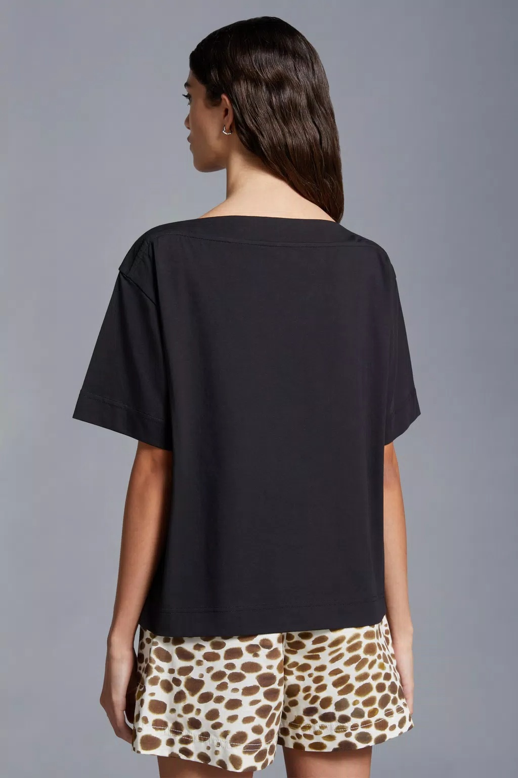 Moncler Embroidered Logo T-shirt In Black
