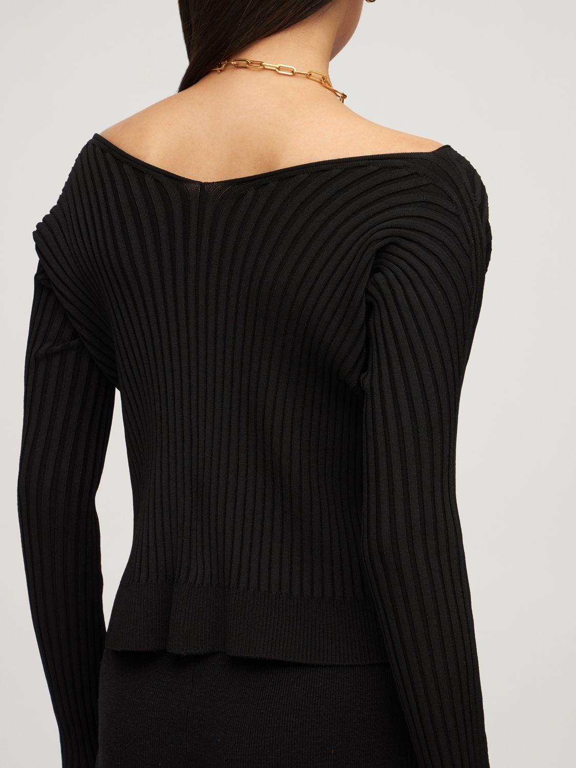 Jacquemus 'la Maille Pralu Longue' Black Ribbed Cardigan With Logo Charm Woman In Black