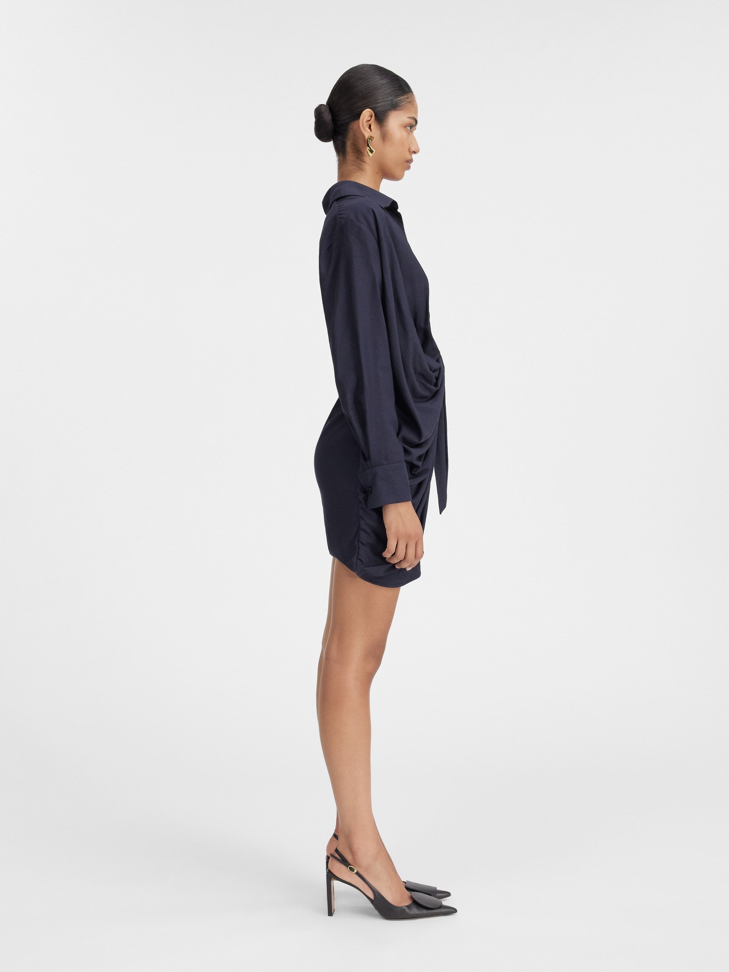 Jacquemus Womens Black Black La Robe Bahia Plunging-neckline Woven Mini Dress 10 In Blue