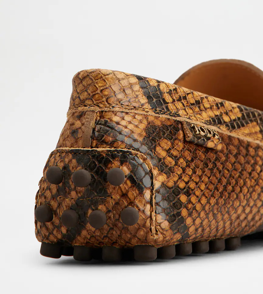 Tod's Loafer Mit Schlangen-print In Brown
