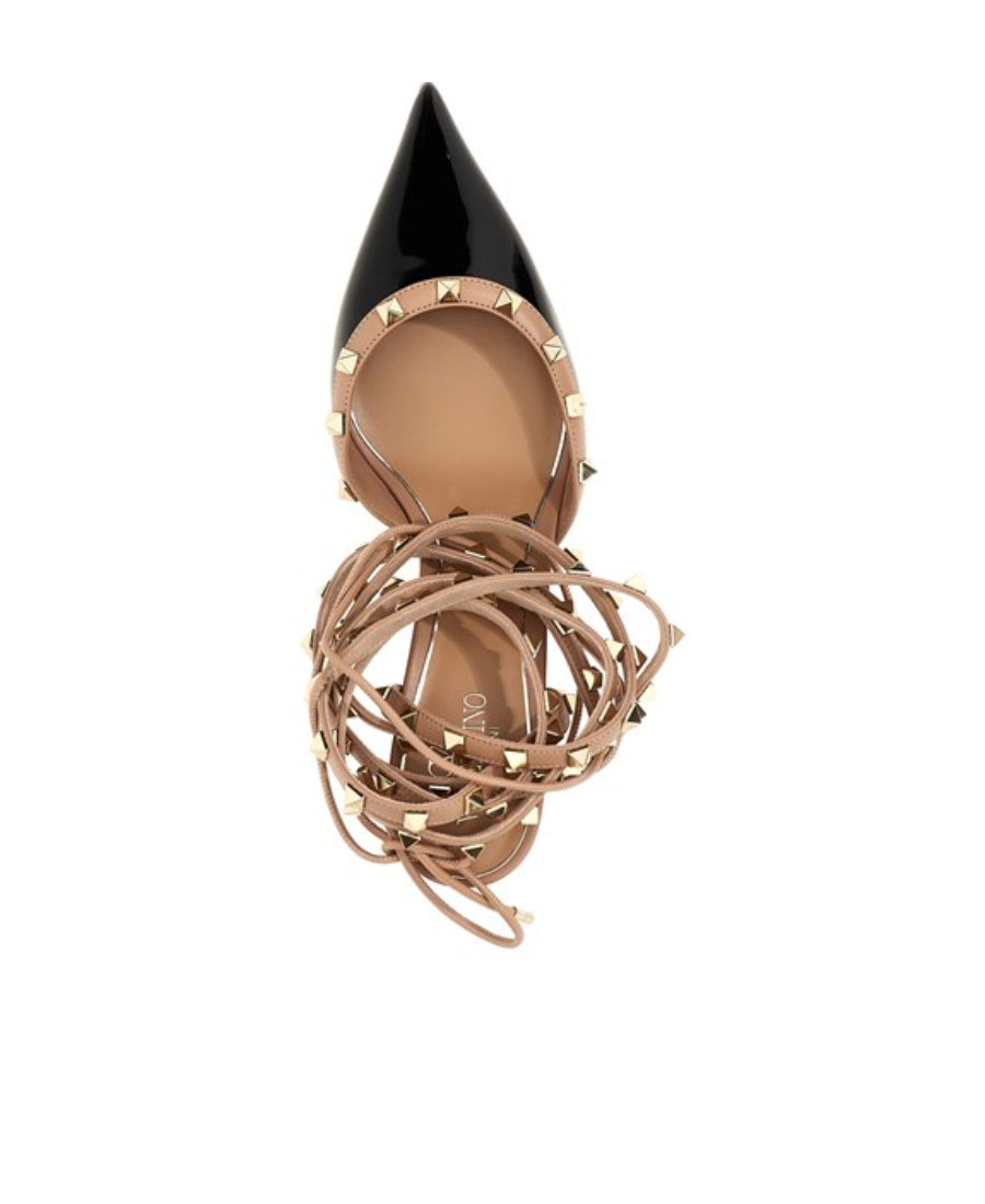 Valentino Garavani Rockstud Pumps In Nude