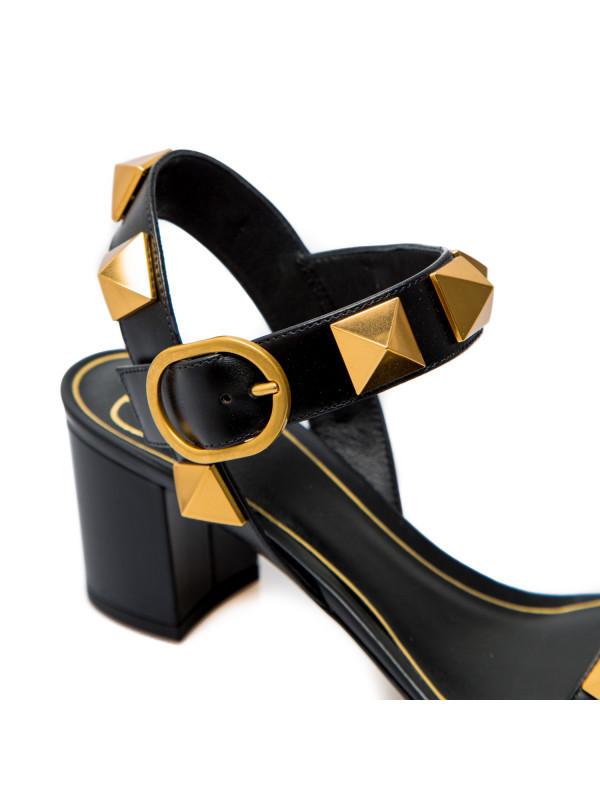 Valentino Roman Stud 60mm Block-heel Sandals In Black