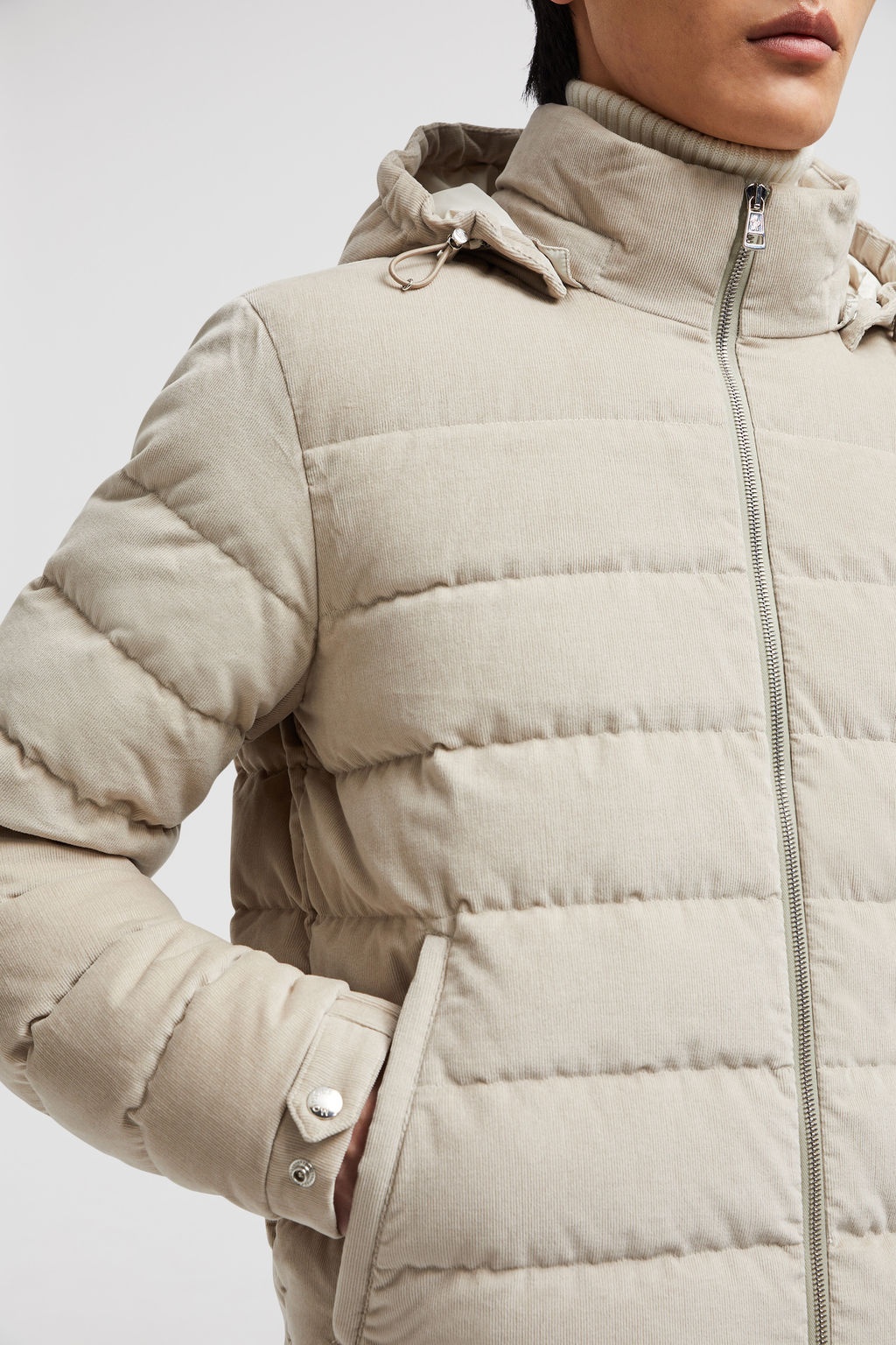Moncler Chionea Short Down Jacket In Gray
