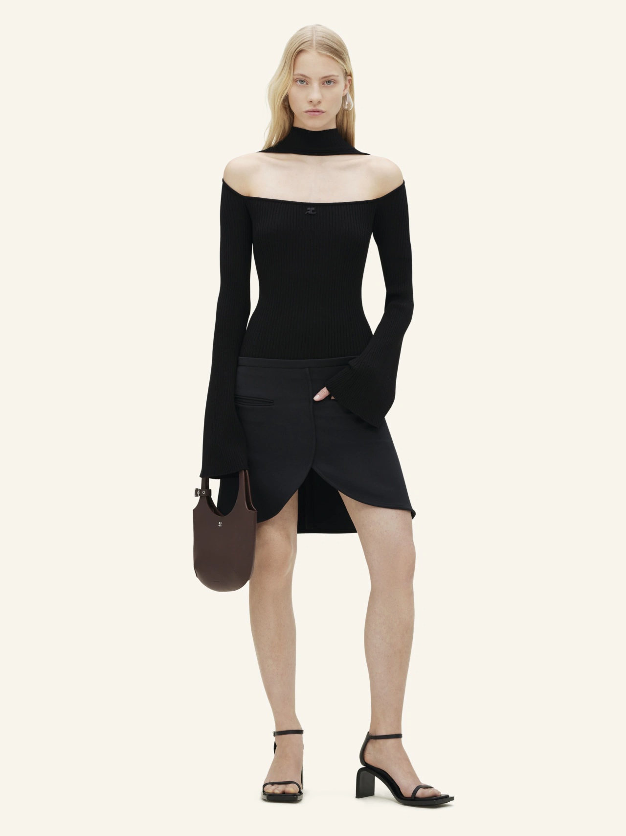 Courrèges Cut-out Ribbed Jumper In Black