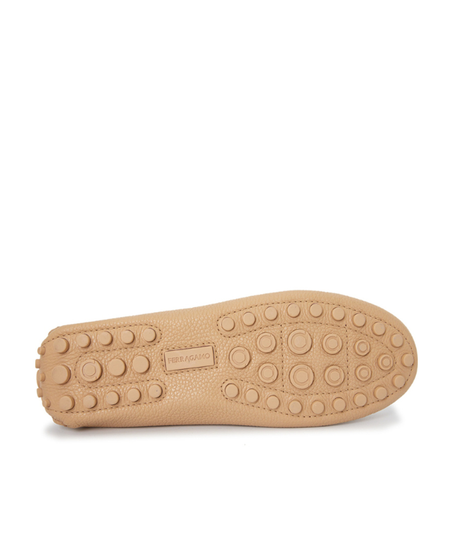 Ferragamo Logo Flat Shoes In Nude