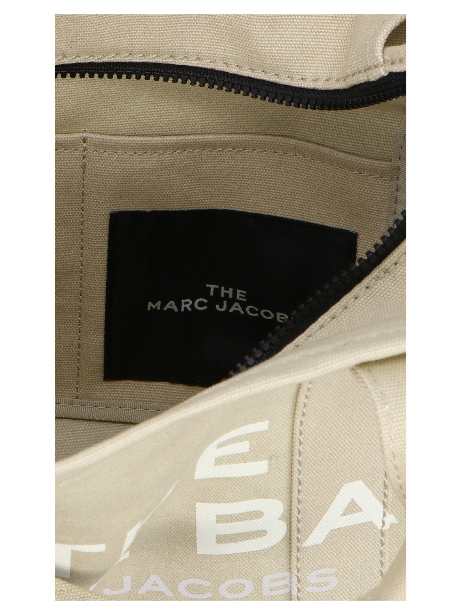 MARC JACOBS MARCJACOBS