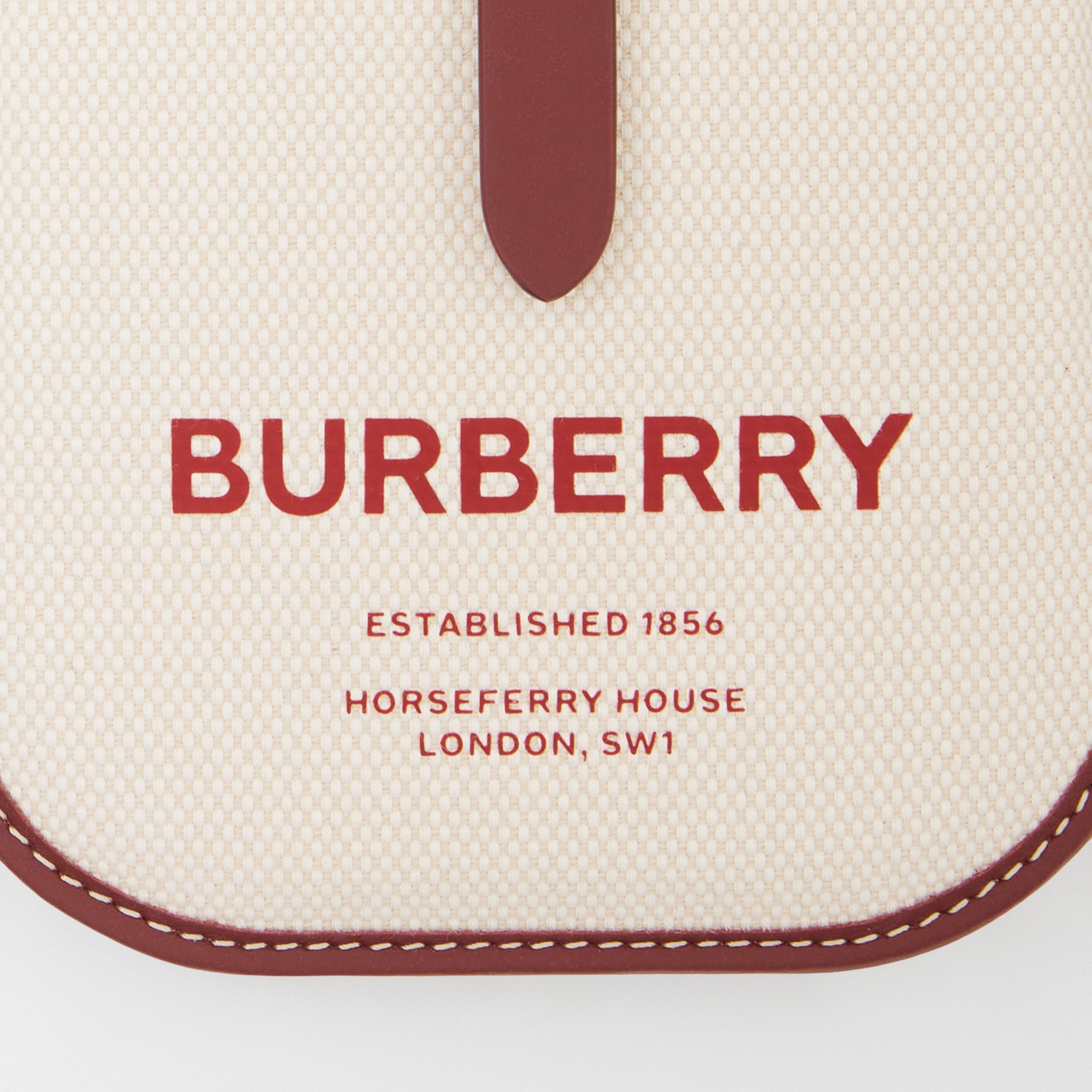 Burberry Horseferry Print Phone Case In Nude