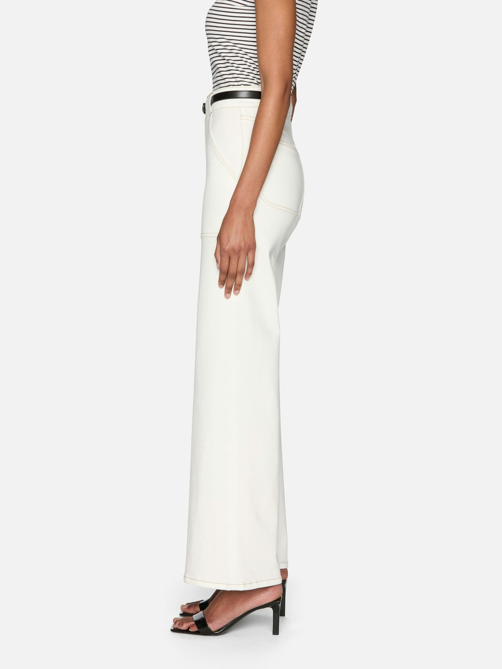 Frame The Arrow High Waist Relaxed Bootcut Jeans In White