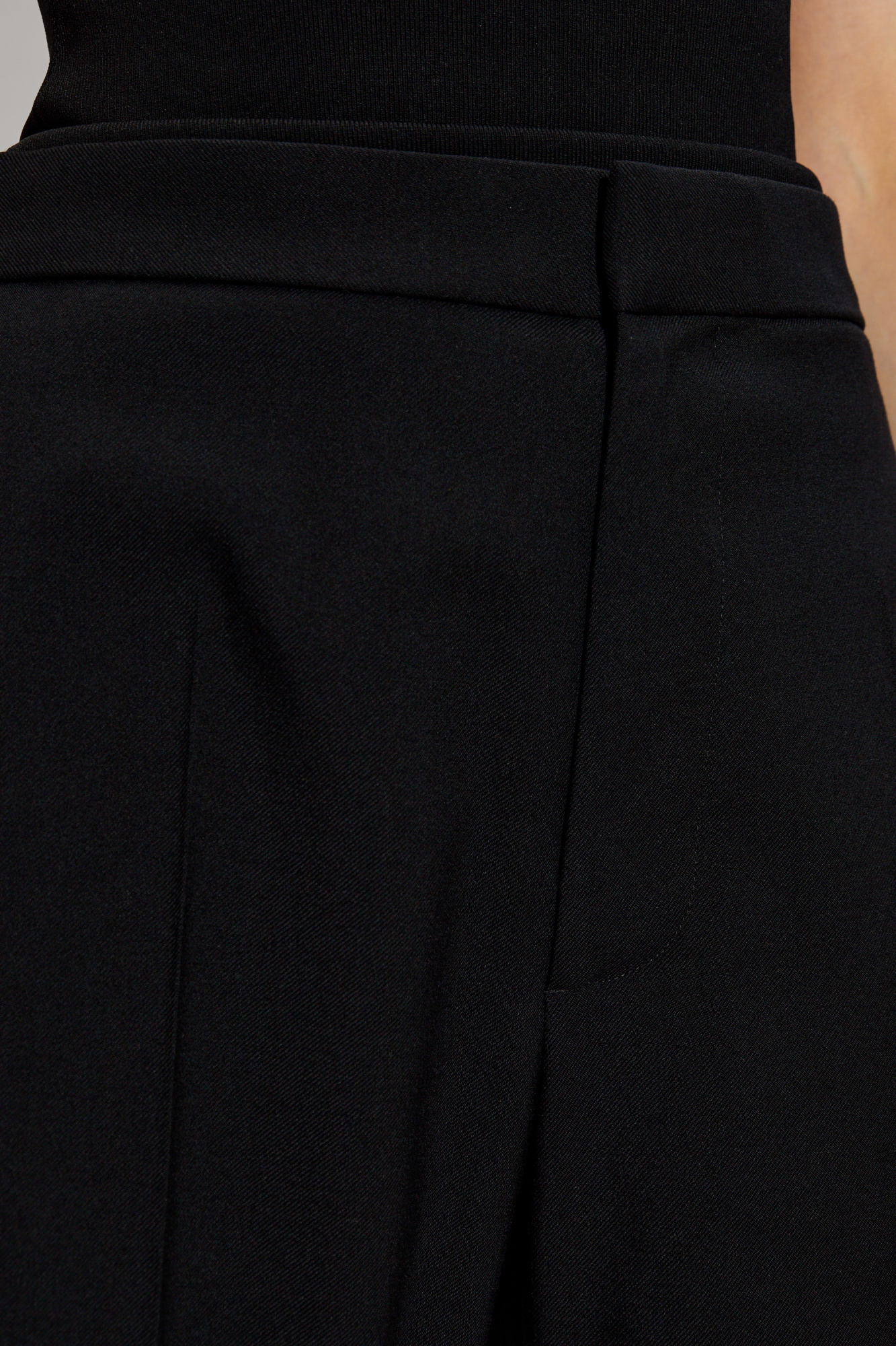 ALAÏA GABARDINE BERMUDA SHORTS