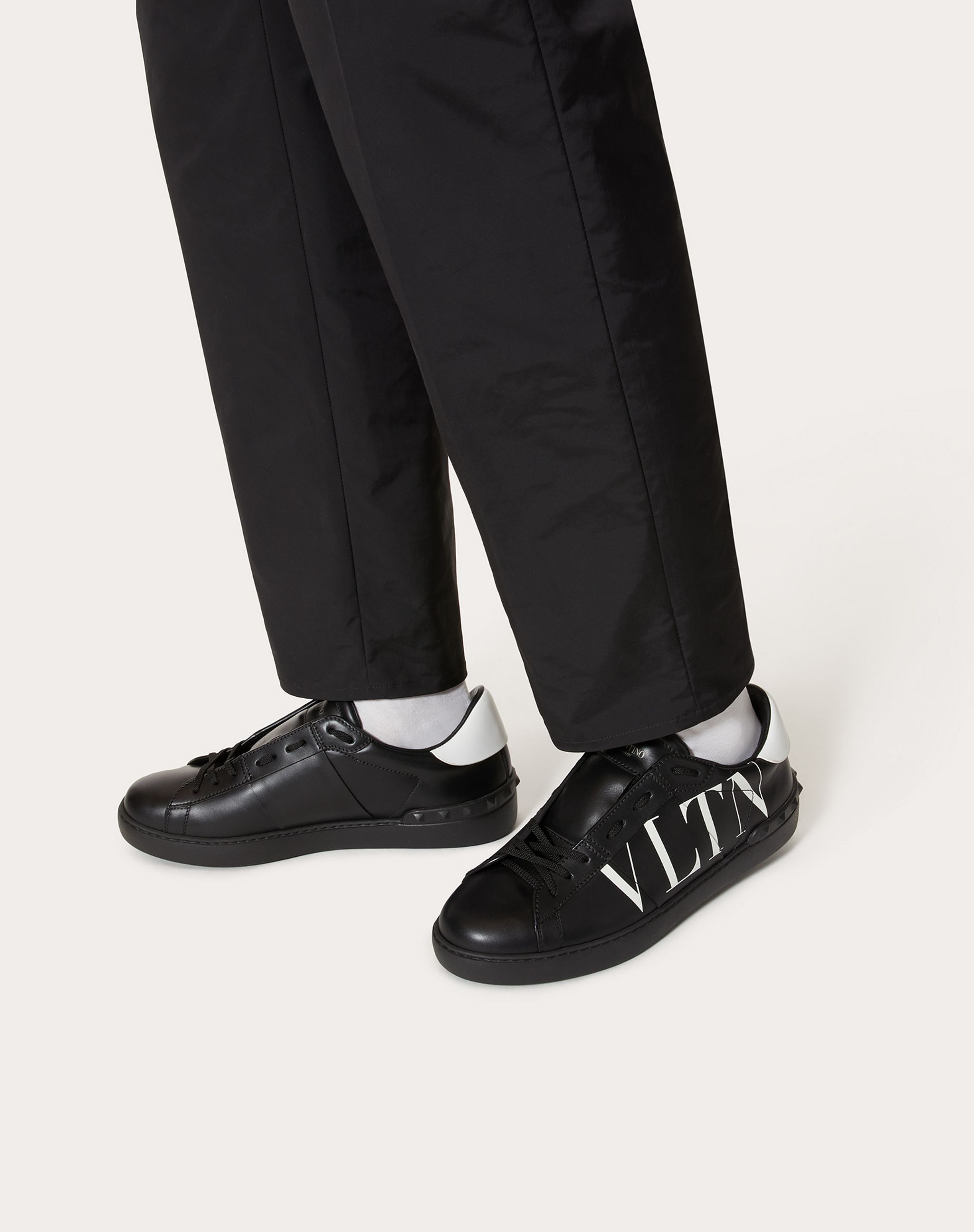 VALENTINO GARAVANI VLTN LOW-TOP SNEAKERS