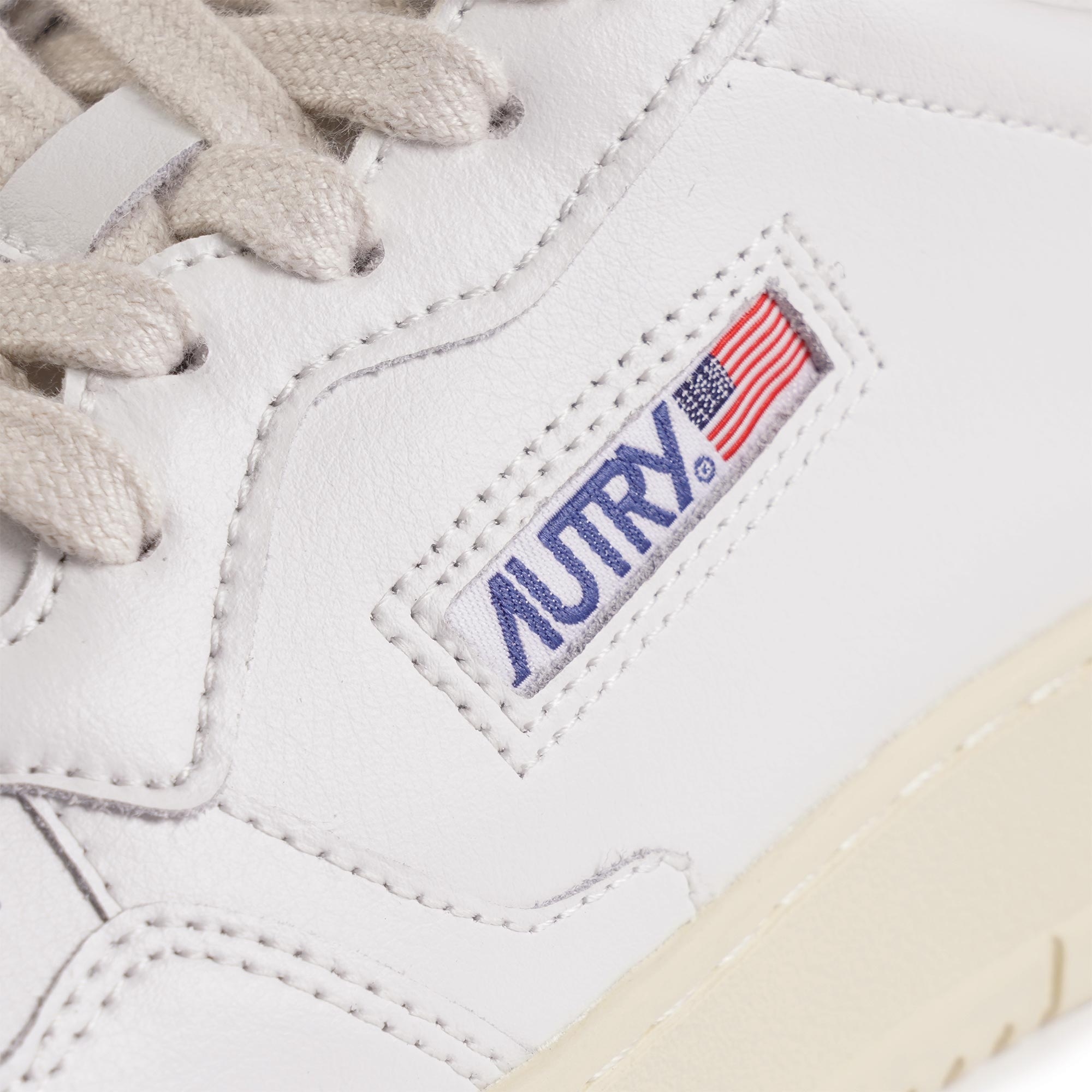 Autry Medalist Low-top Sneaker In White