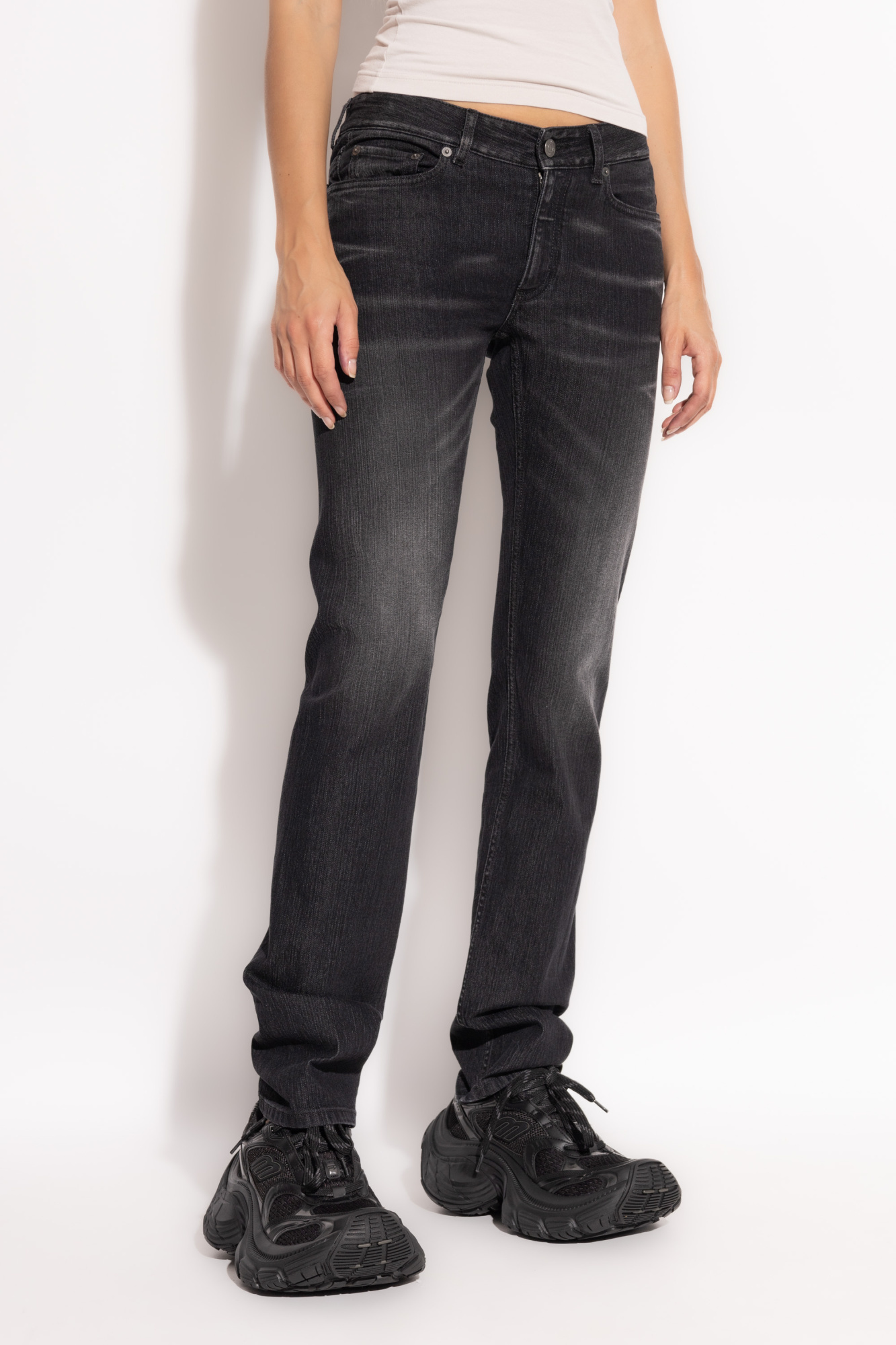 Balenciaga Logo-patch Tapered Jeans In Black