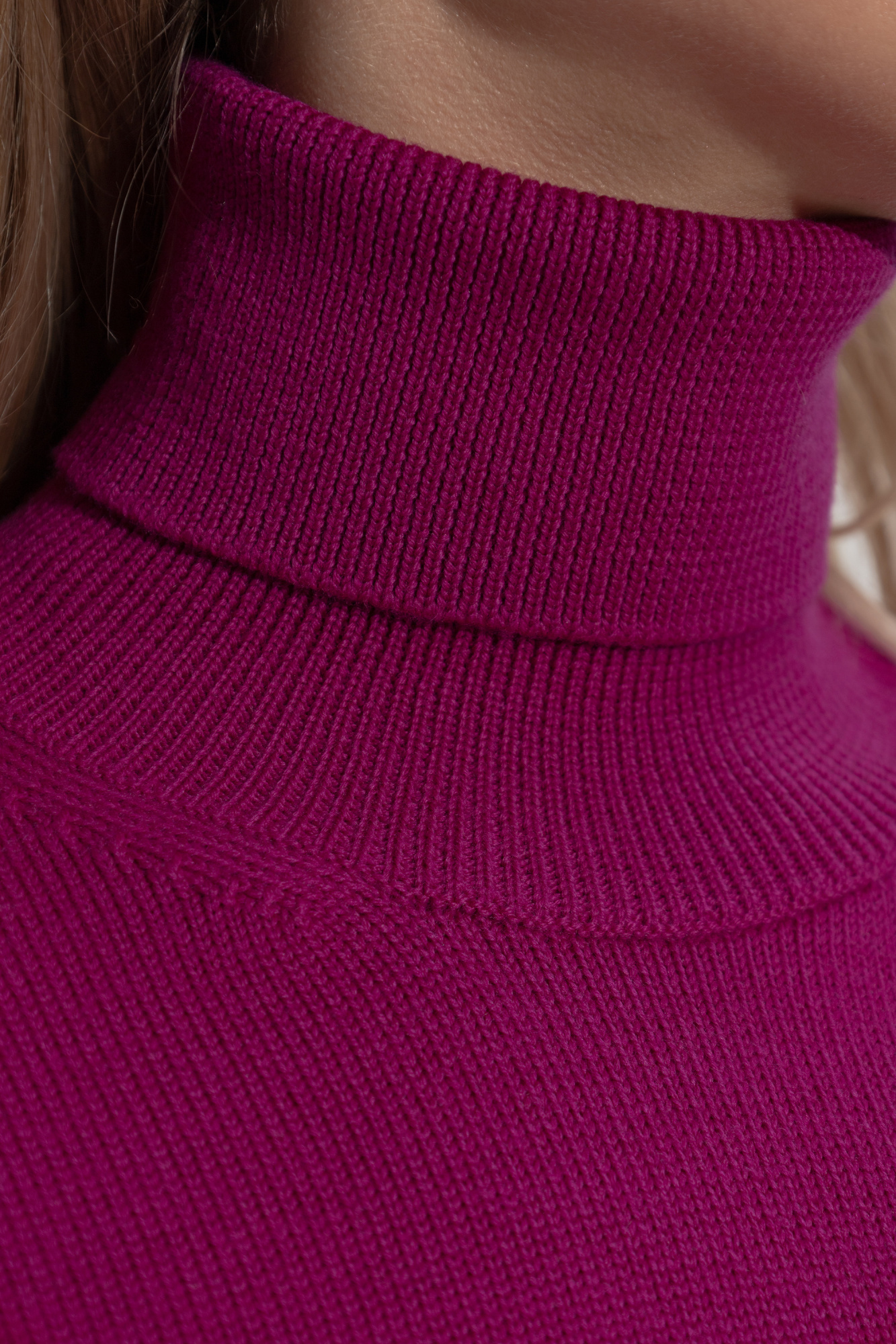 Dolce & Gabbana High-necked Long-sleeved Sweater In Purple