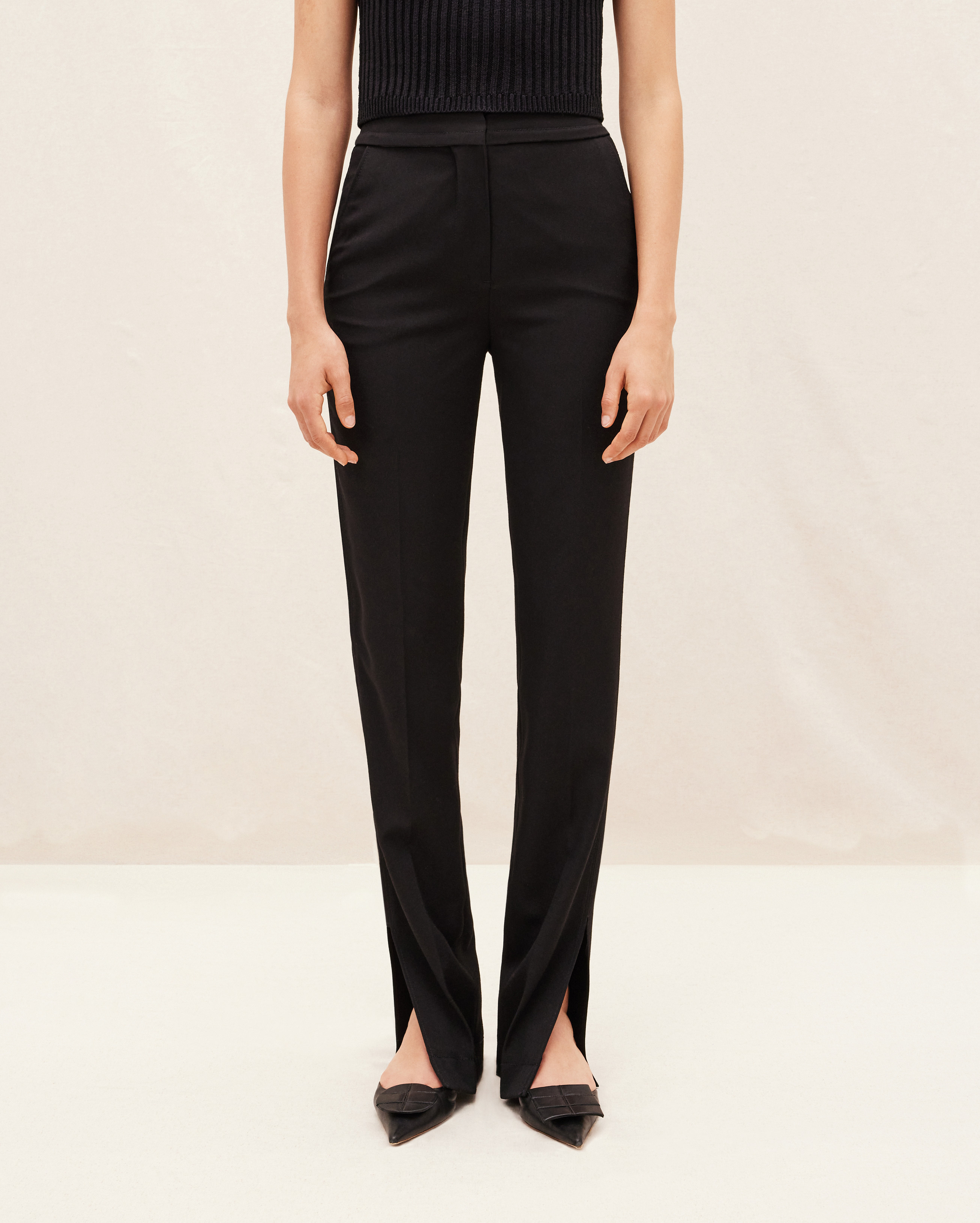 Jacquemus Le Pantalon Tibau Straights Pants In Black
