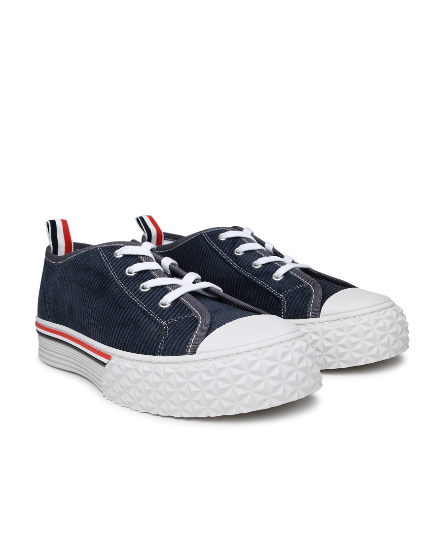 Thom Browne Round-toe Lace-up Sneakers In Black