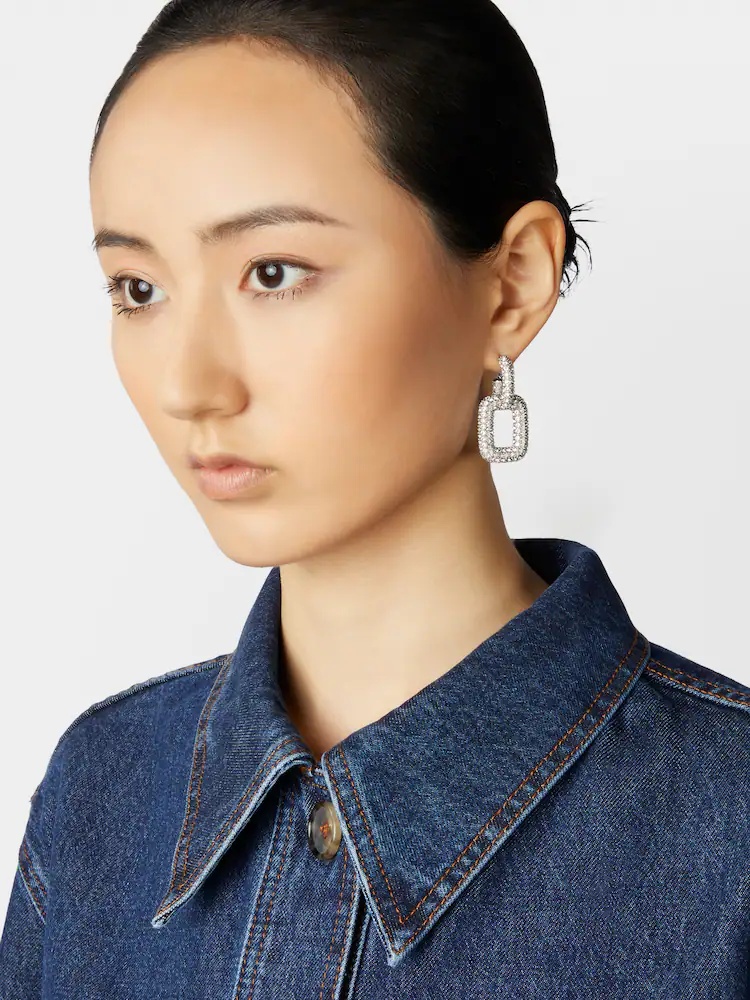 Roger Vivier Choc Round Earrings In White