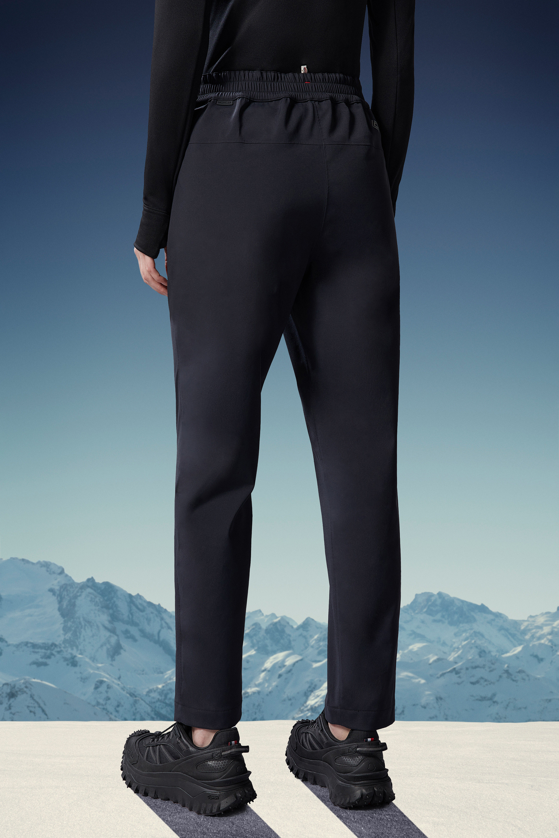 Moncler Waterproof Windstopper Straight-leg Trousers In Black