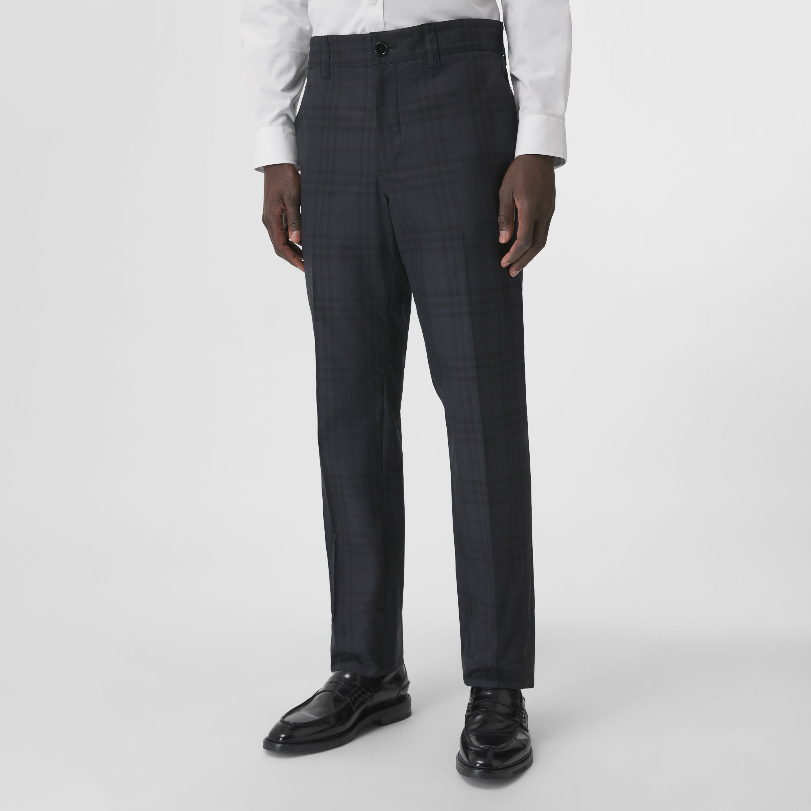 Burberry Check Cropped Tailored Trousers In Black