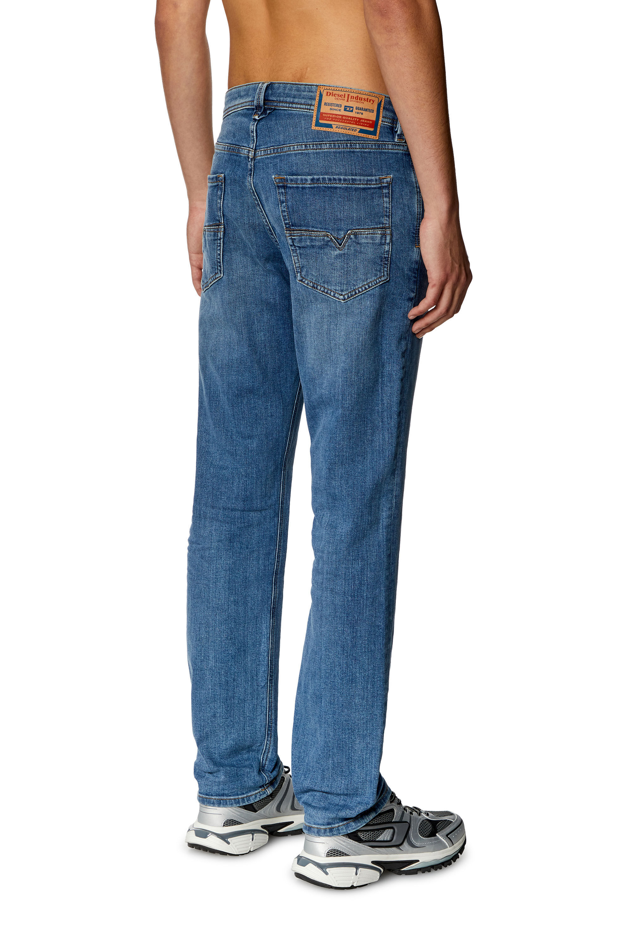 Diesel 1995 D-sark Mid-rise Straight-leg Jeans In Blue