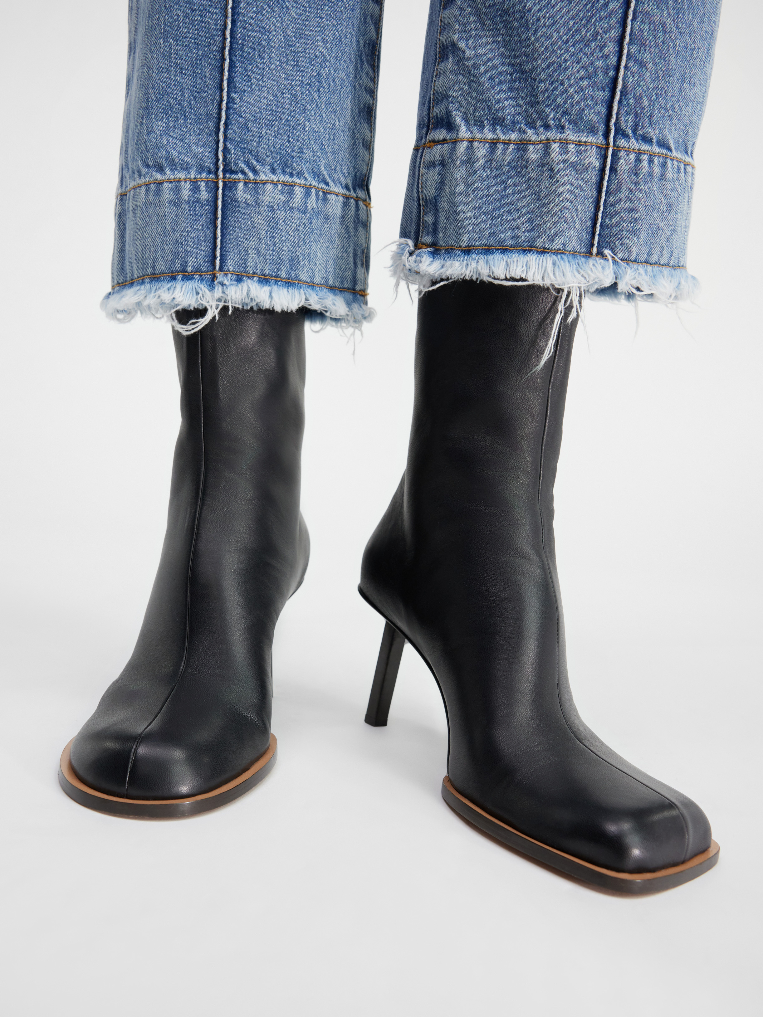Jacquemus Round Square Ankle Boots In Black