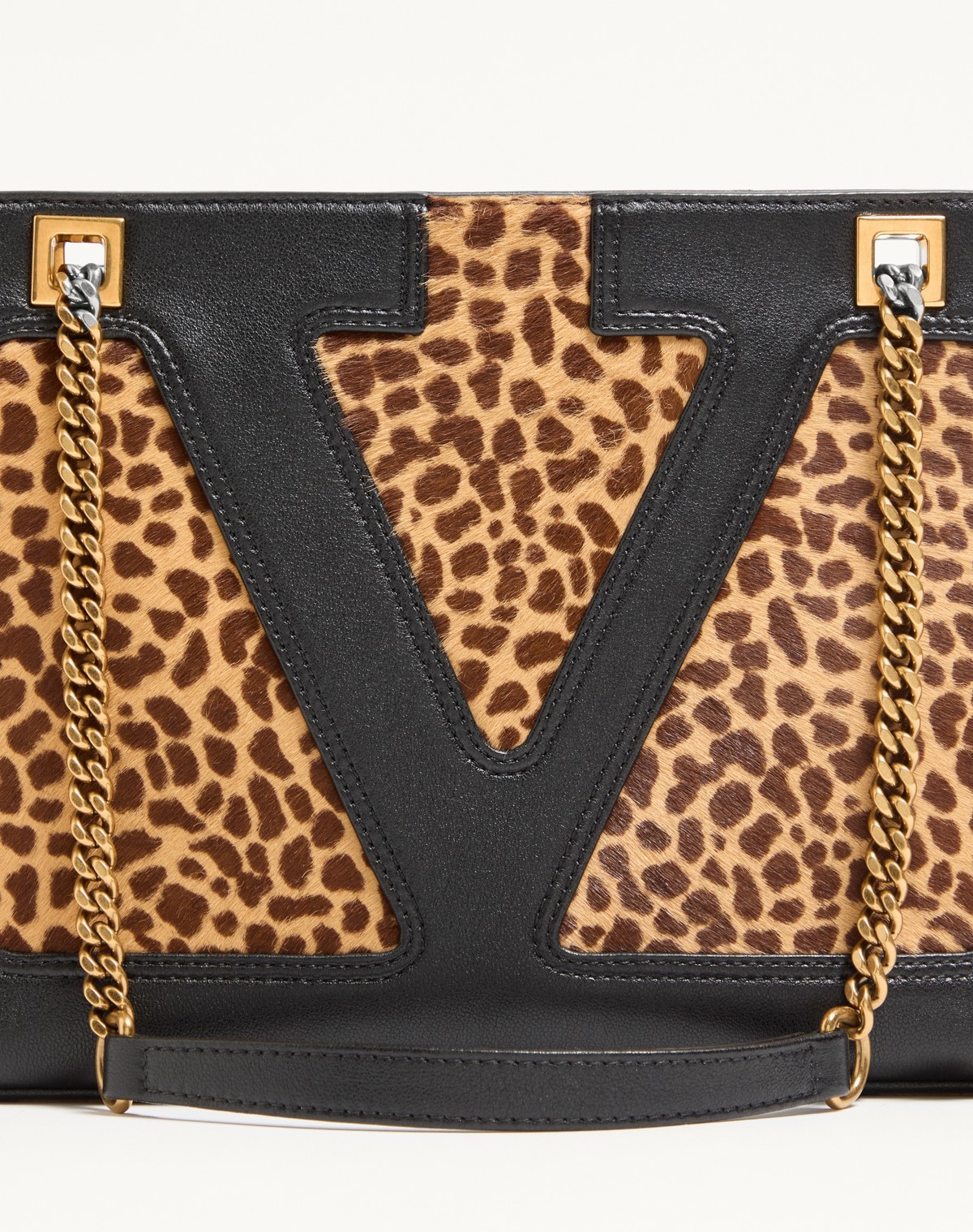 Valentino Garavani Viva Superstar Medium Shopping Bag In Calfskin With Pony Effect In Purple