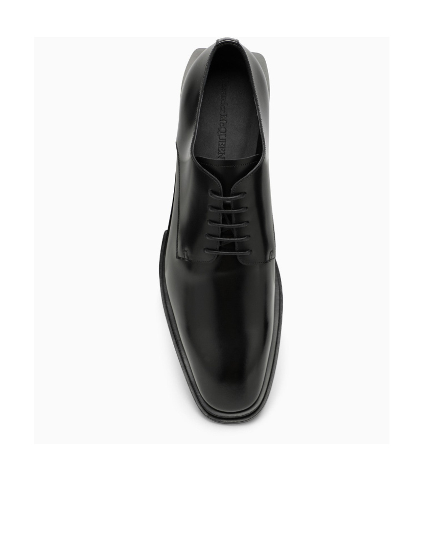 Alexander Mcqueen Logo-plaque Leather Derby Shoes In Black