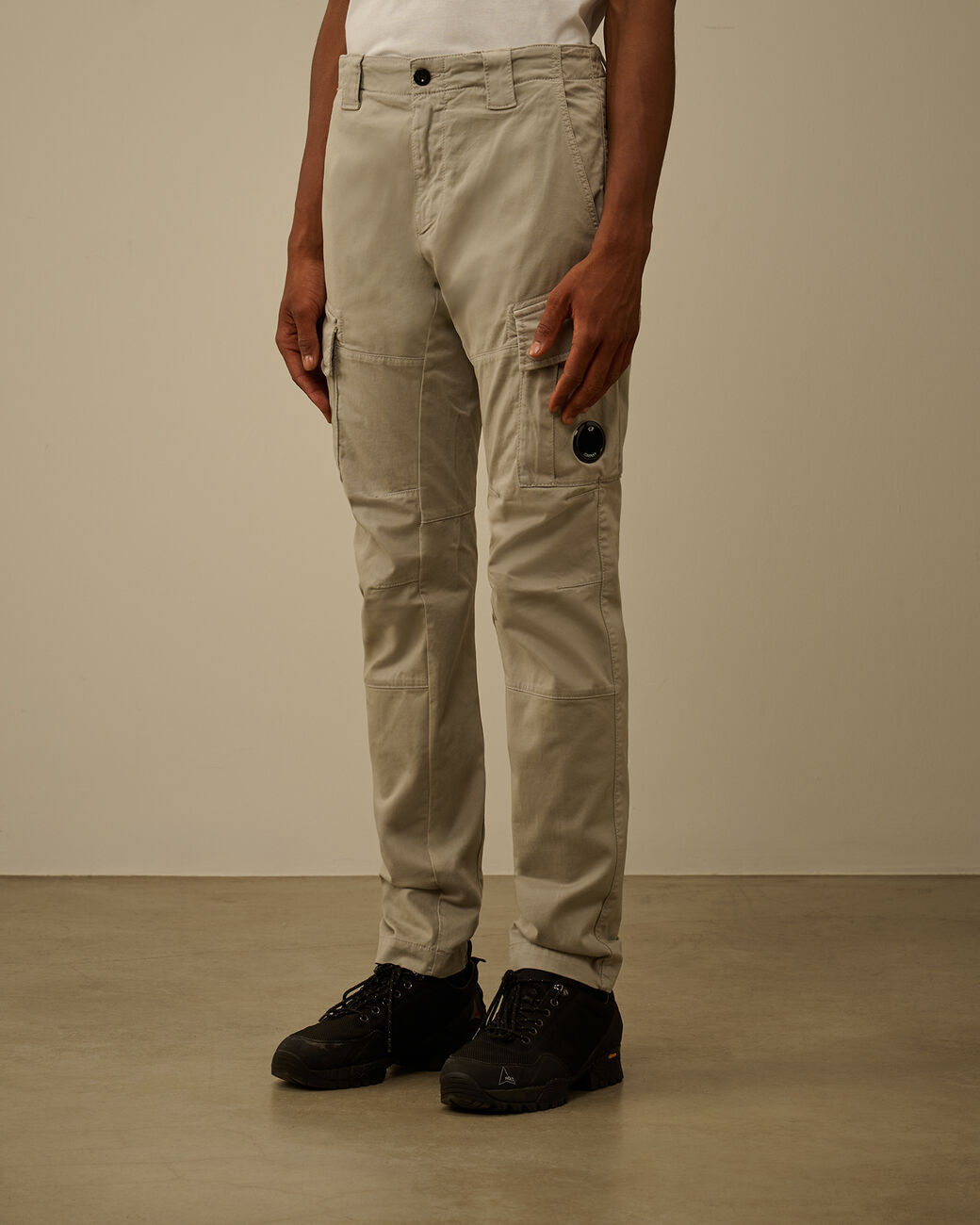 C.p. Company Sateen Stretch Cargo Lens Pants In Green