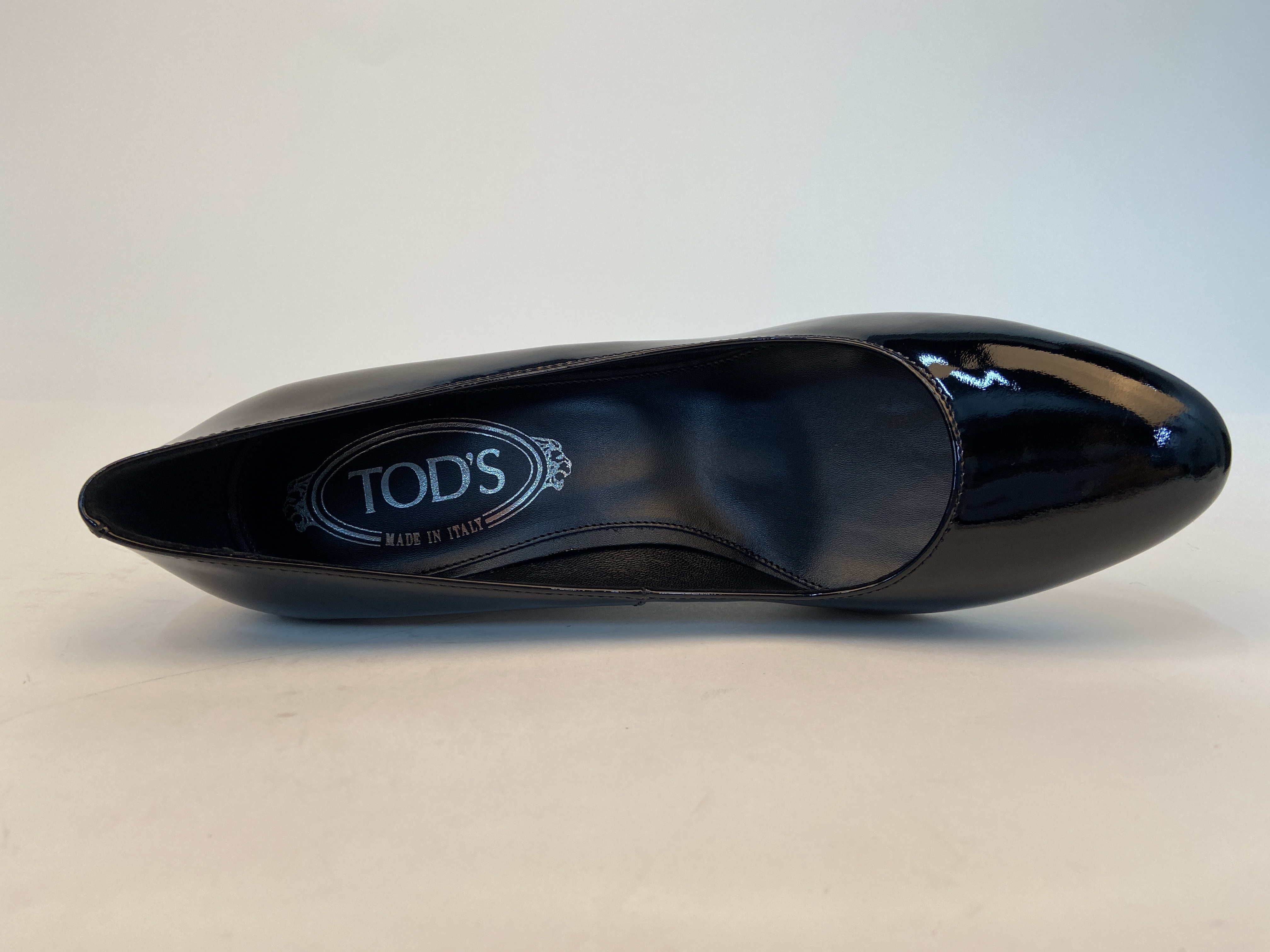 Tod's Round Head Heels In Black