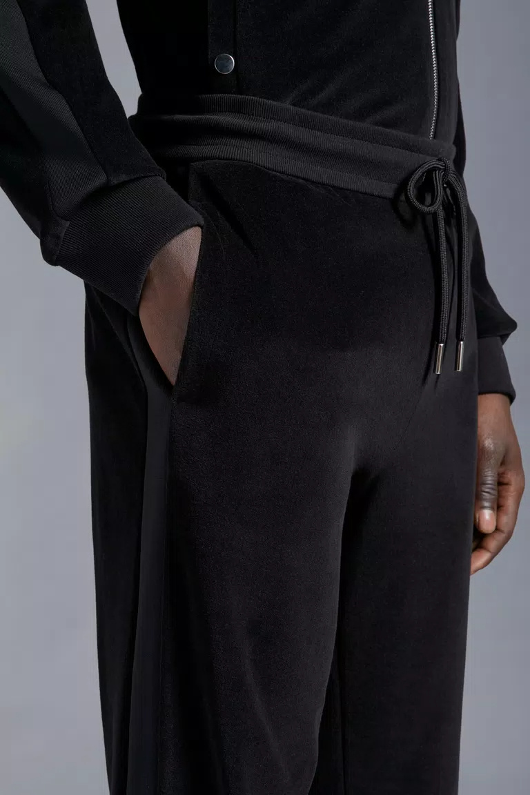 Moncler Tailored Trousers Multiple Pockets In Black