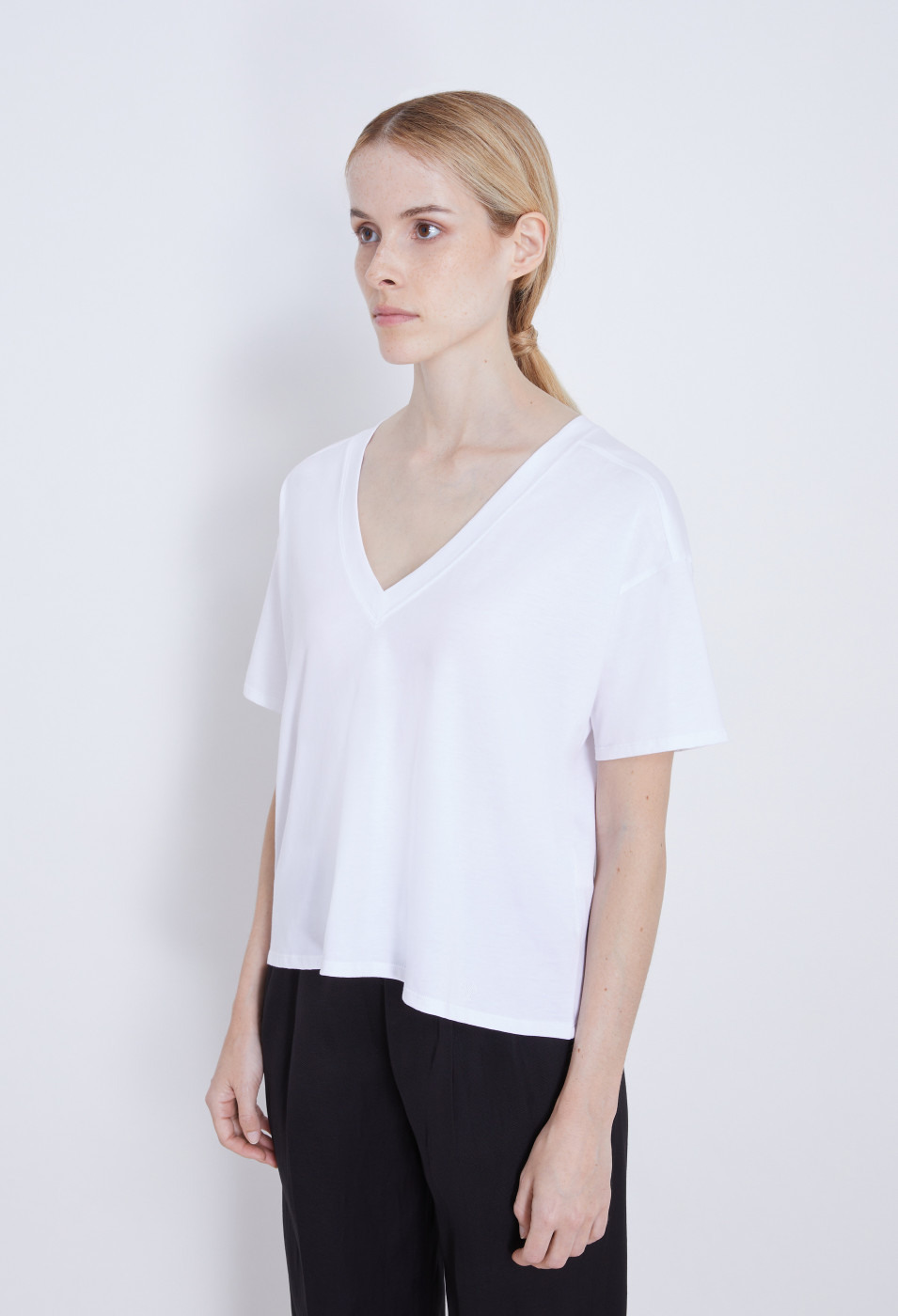 LOULOU STUDIO V-NECK SHORT SLEEVE T-SHIRT 