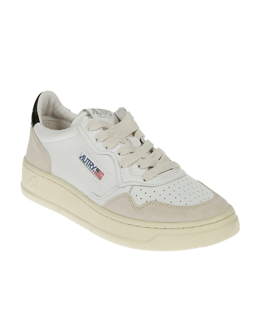 Autry Medalist Low-top Sneakers In Nude