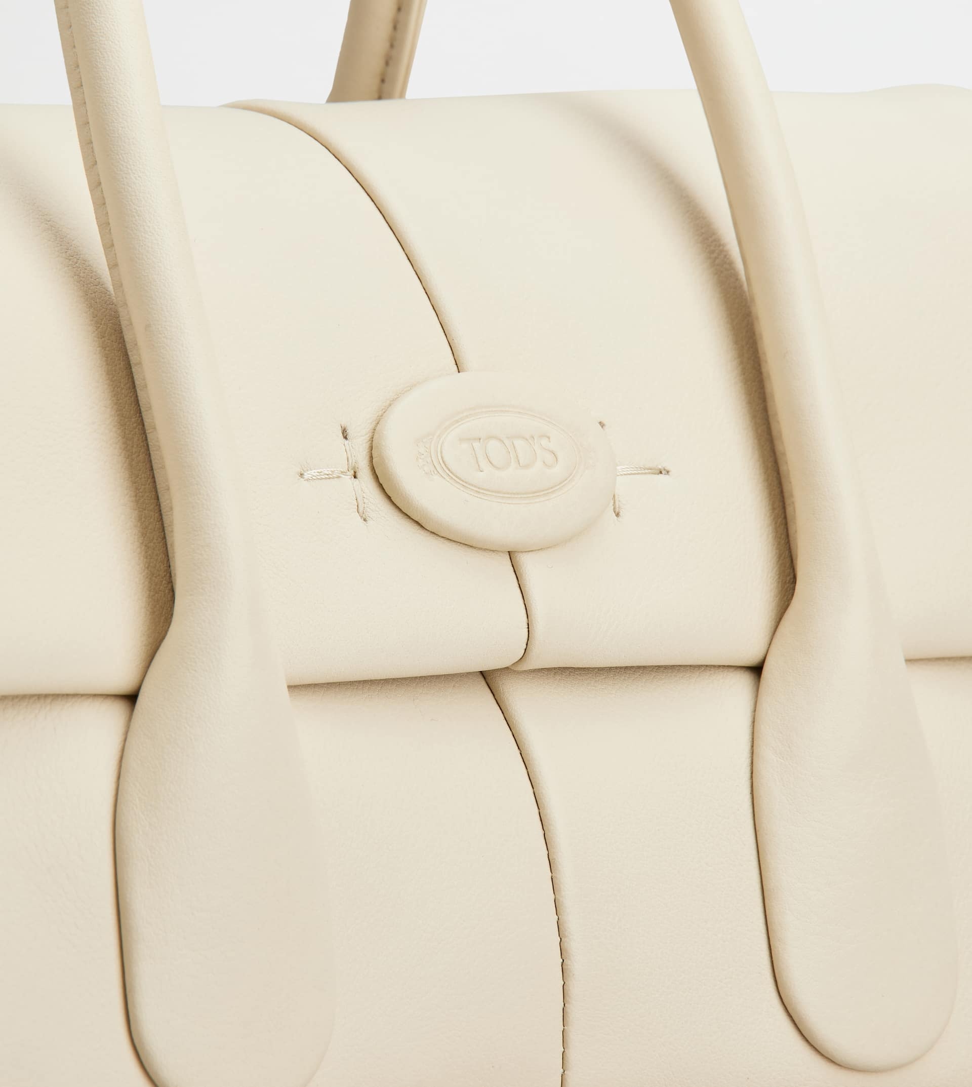 Tod's Di Leather Tote Bag In Nude