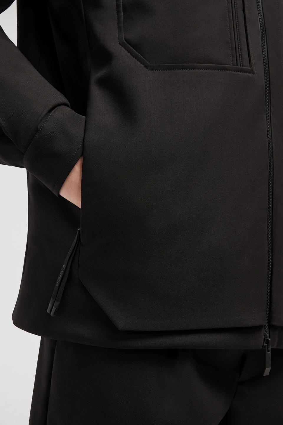Moncler Balaitous Down Jacket In Black