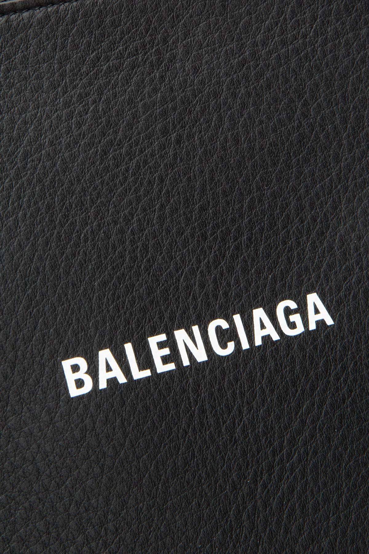 Balenciaga Everyday Logo Pouch In Black